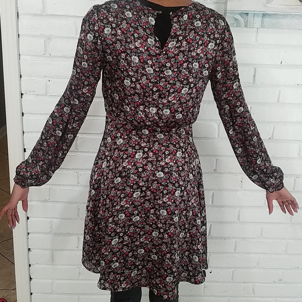 🌸LAST CHANCE! FOREVER 21 FLORAL DRESS🥀 - Picture 4 of 5